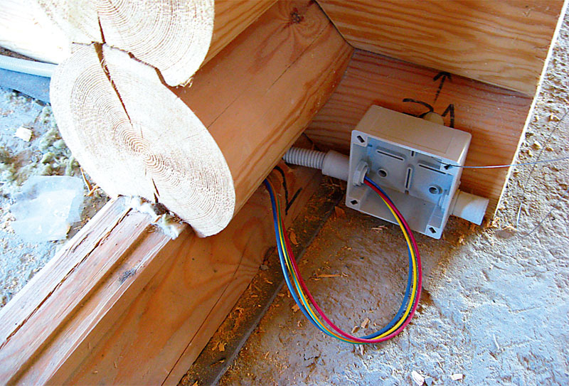 ввод кабеля в деревянный дом через стену