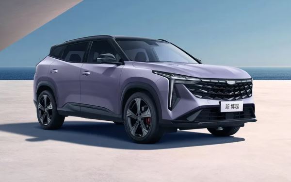 Преемник Geely Atlas получил порцию обновок: уже не Cool, зато дешевле